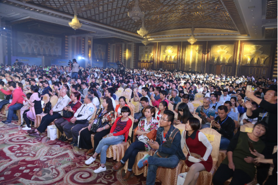 东风风行景逸1.5T智联型上市 团购会成交超过1000台1729.png