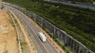 变道超车.gif