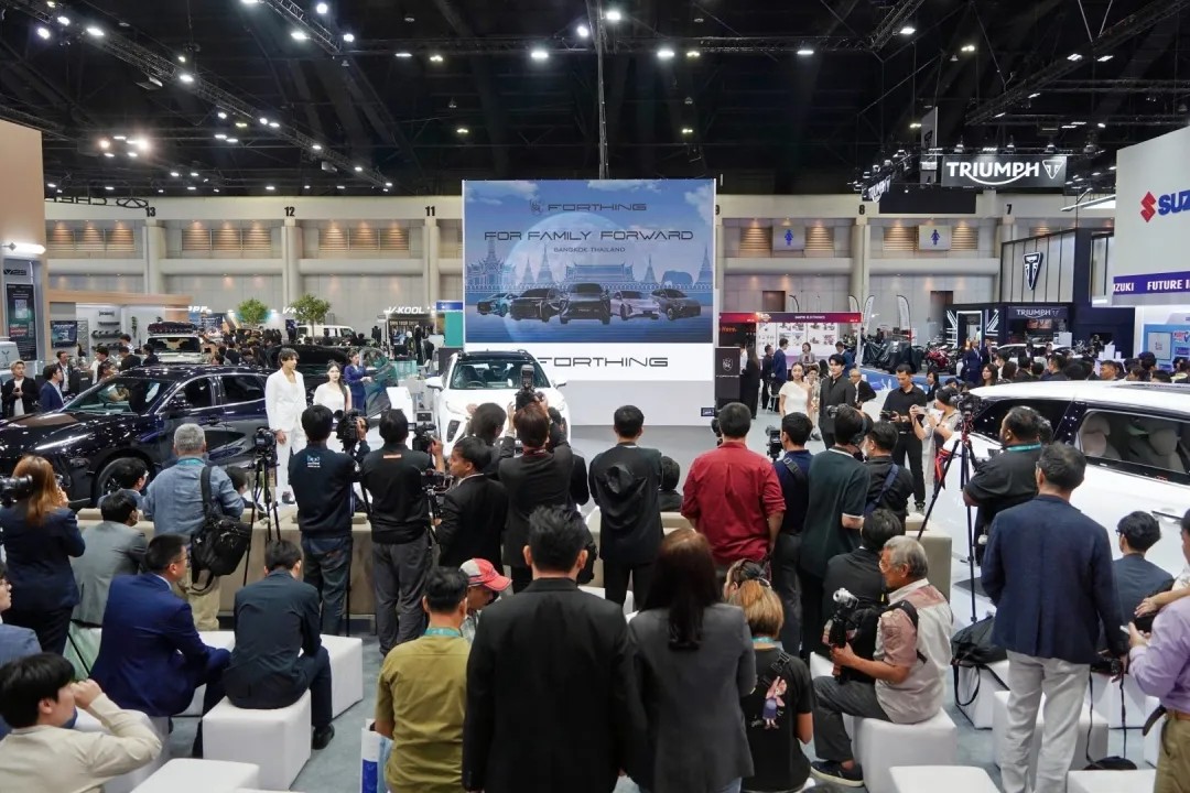 东风风行携 FRIDAY 与星海 V9 亮相曼谷车展 从“产品出海”到“战略深耕”，中国品牌加速重塑东盟家庭出行新体验