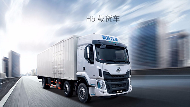 一人一车一双布鞋，20岁借钱入行，如今他有房有车