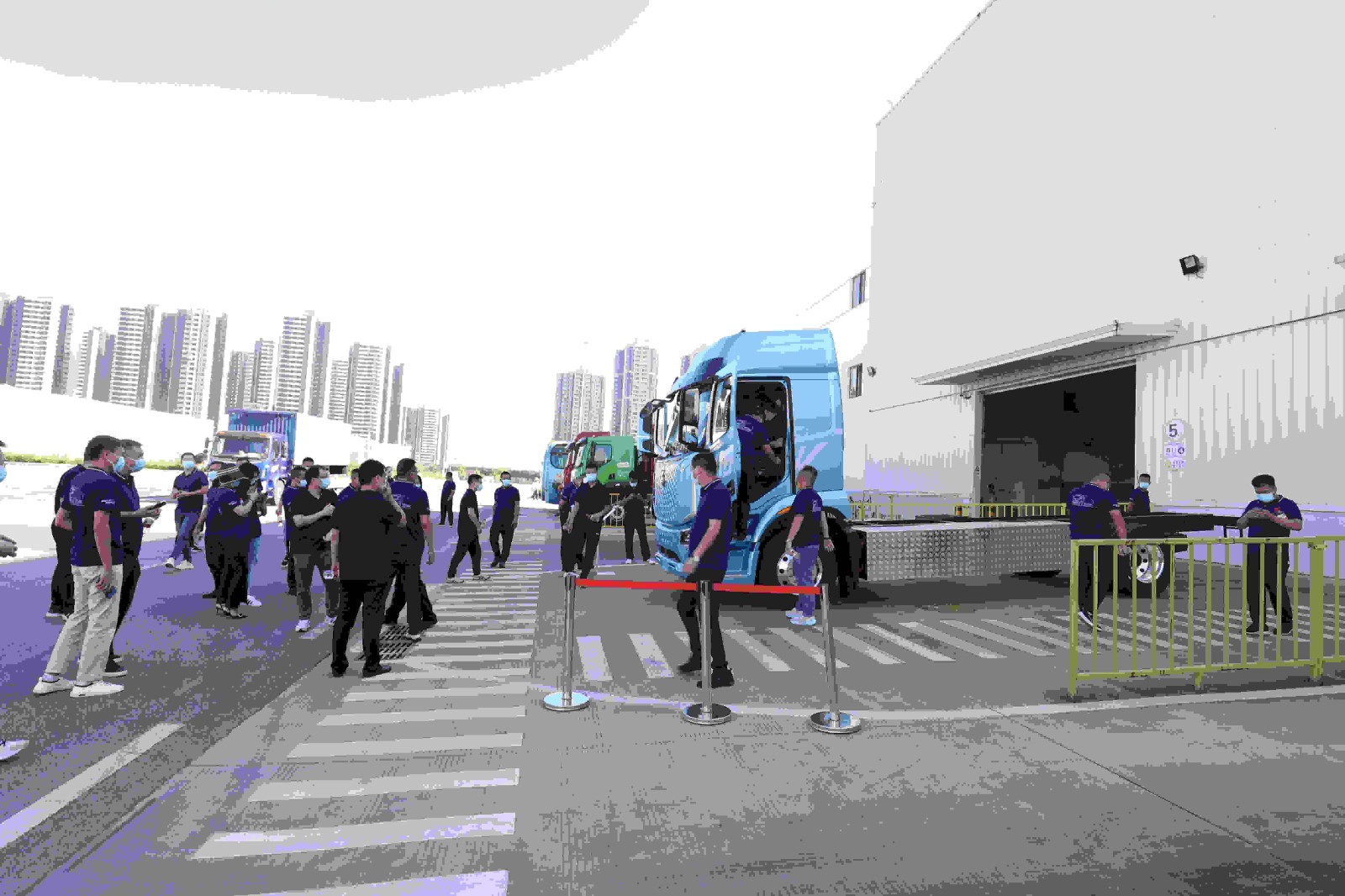7参观H5V.jpg